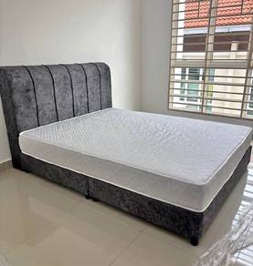 queen size Devan bed 