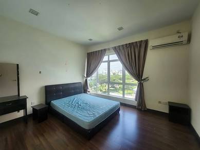 Condominium For Sale in Sri Utama Condominium