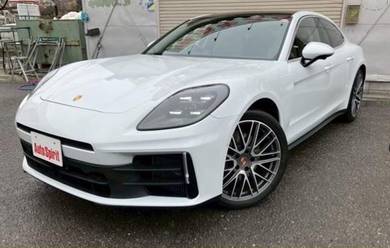 2025 Porsche Panamera 4S