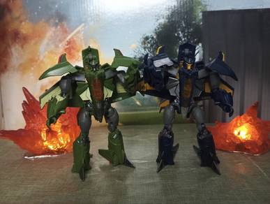 Transformers Prime Cyberverse Dreadwing n Skyquake
