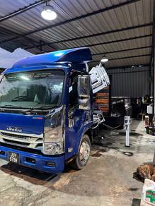 Lorry Crane Isuzu NPR 75L with 3-Ton Hiab Crane
