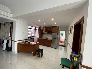 Condominium For Rent in E-Park Condominium