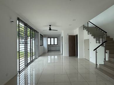 3-storey Terraced House For Sale in Gelugor,PNG