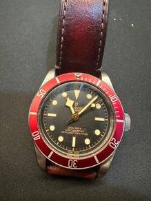 Tudor Heritage Black Bay Red