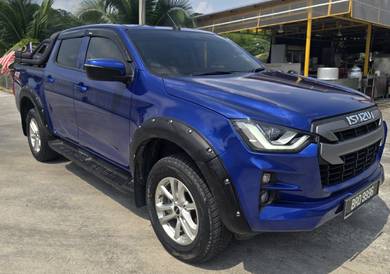 Isuzu D-Max AUTO PLUS in Kepong, KUL