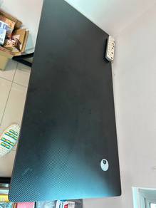 Used Beautiful Gaming Table (Used 5months)