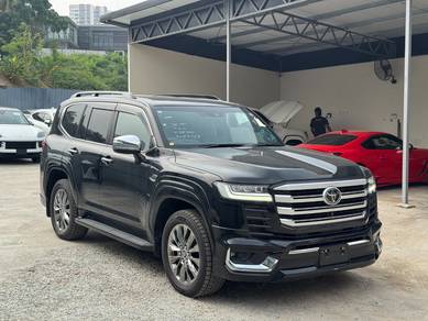 Toyota Land Cruiser ZX in Old Klang Road, KUL