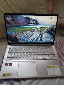 ASUS vivobook silver