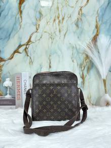 Louis Vuitton Monogram canvas Trotteur Small Bag