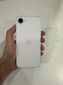 iPhone 16e