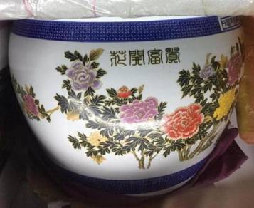 Porcelain Big Pot