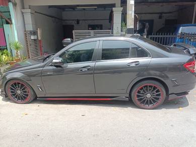 Mercedes Benz 200 in Petaling Jaya, SGR