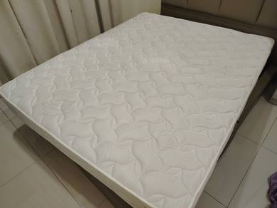 Queen Size Spring Mattress TF405