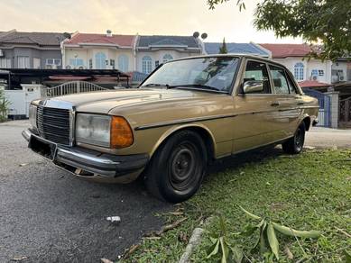 Mercedes Benz 230TE in Puchong, KUL