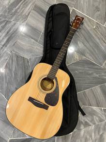 Yamaha F600 acoustic guitar
