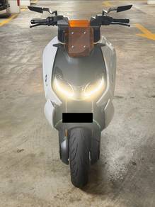 BMW CE 04