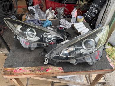 No 2-4-27 Mazda 3 Axela BM 2014 Headlamp Jpn