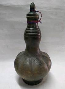 Labu Sayong Water Container
