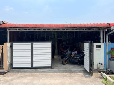Terraced House For Sale in Banting,SGR
