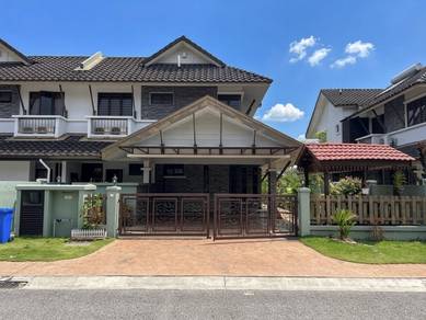 Semi-Detached House For Sale in Shah Alam,SGR