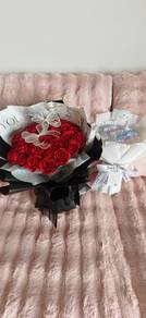 Flowers Red Bouquet 32 stalks