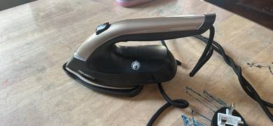 Steam iron perysmith
