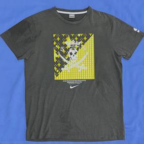 Pre-loved Nike Int House Of 5 Futebol Tshirt L Siz