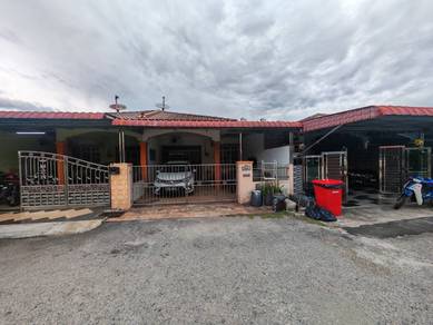 Terraced House For Sale in Lumut,PRK