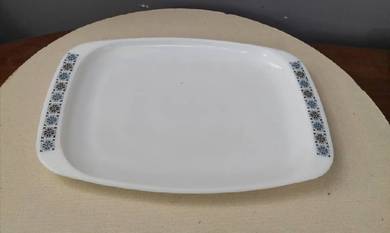 3501 Pyrex Chelsea tray round edge