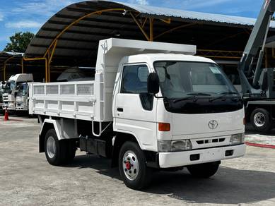 Toyota BU172 Tipper Truck