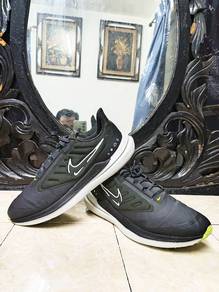 Nike winflo 9.5uk 28.5cm like new