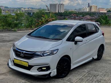 Honda Jazz E in Desa Petaling, KUL