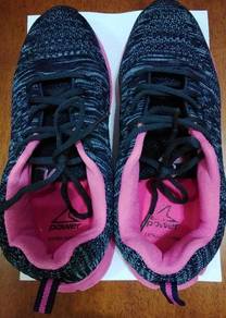 BATA Power sneakers