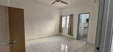 Townhouse Condo For Rent in Tiara Court
