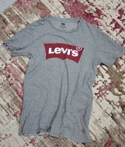 Baju Levi's size S