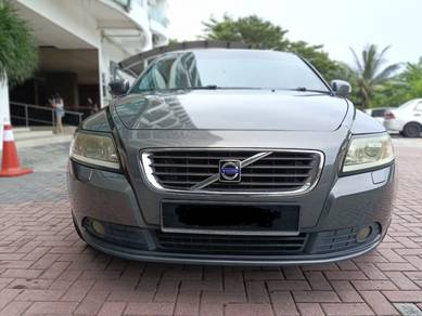 Volvo S40 in Gelugor, PNG