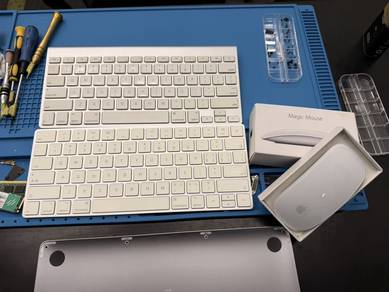 Used Original Apple Magic Keyboard / Mouse