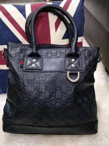 Black Leather Gucci Handbag
