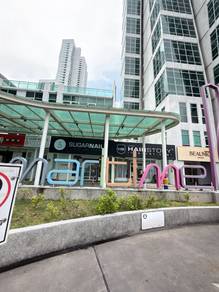 Service Residence For Sale in The Maritime