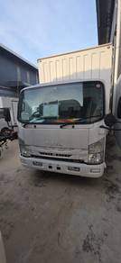2026 Isuzu NPR 85 Corruagted Box