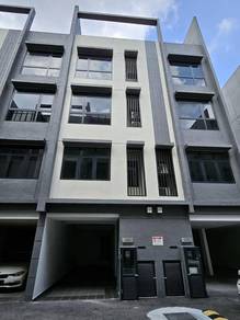 3-storey Terraced House For Sale in Seri Kembangan,SGR