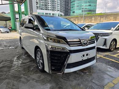 Toyota Vellfire GOLDEN EYES II in Damansara Kim, SGR