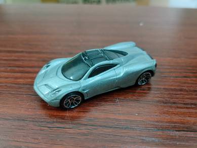 Hotwheels Silver Pagani Huayra