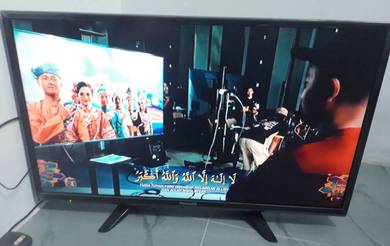 Panasonic 32inc led tv digital