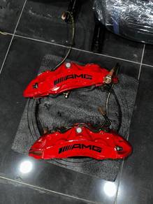 Brembo 6 pot (front) & 4 pot (rear) (ORIGINAL AMG)