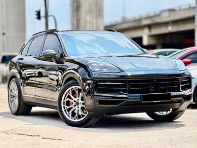 Porsche Cayenne BASE in Puchong, KUL