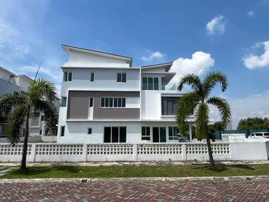 Semi-Detached House For Sale in Puchong,SGR