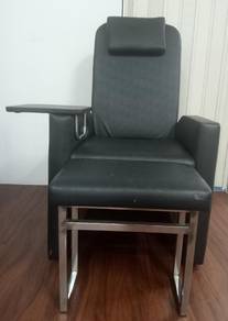 Manicure and pedicure chair 