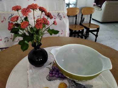 Pyrex 4QT ovenware bowl