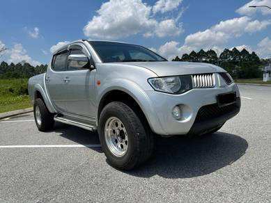 Mitsubishi Triton in Senai, JHR